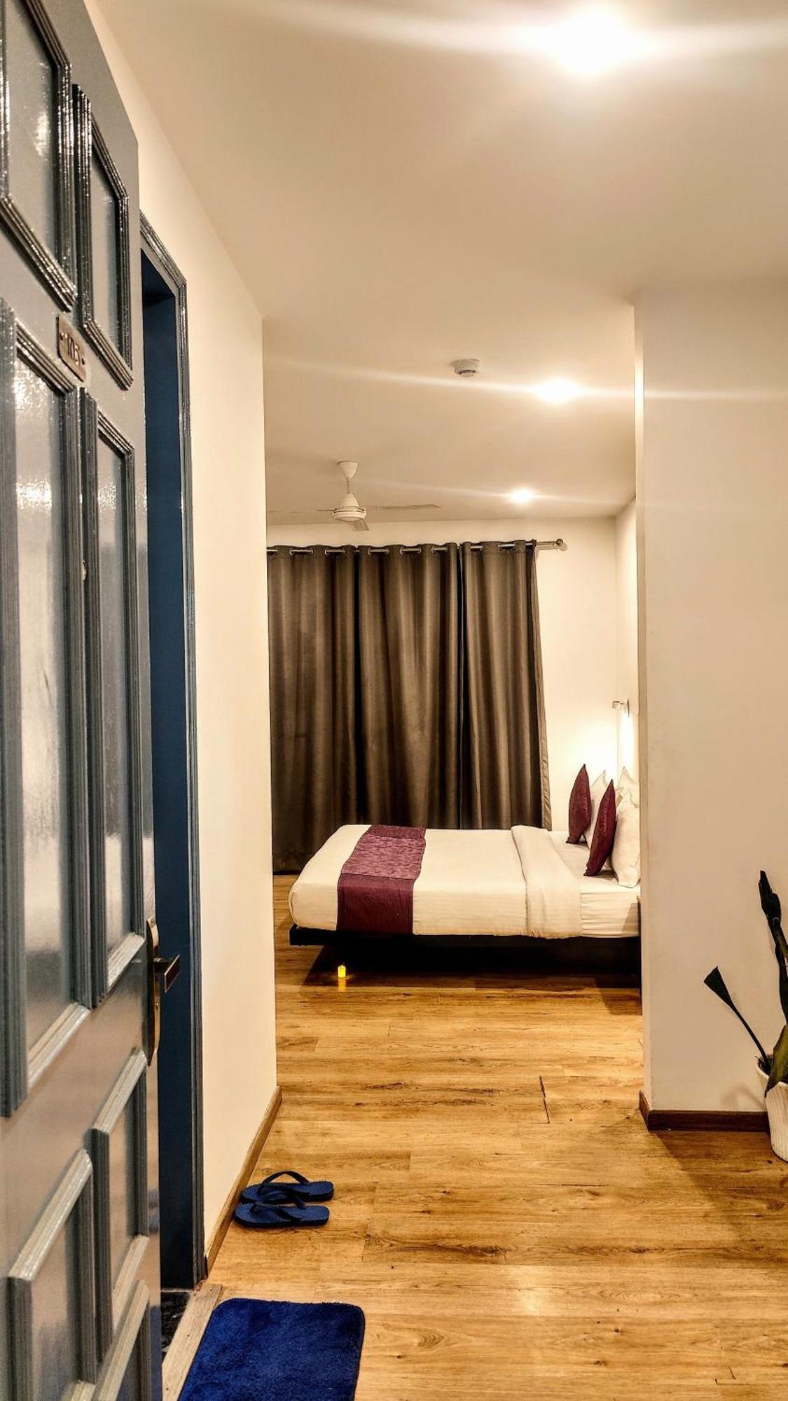 Mavens White Artemis Hospital Road Sector 52 Gurgaon Hotel Ngoại thất bức ảnh