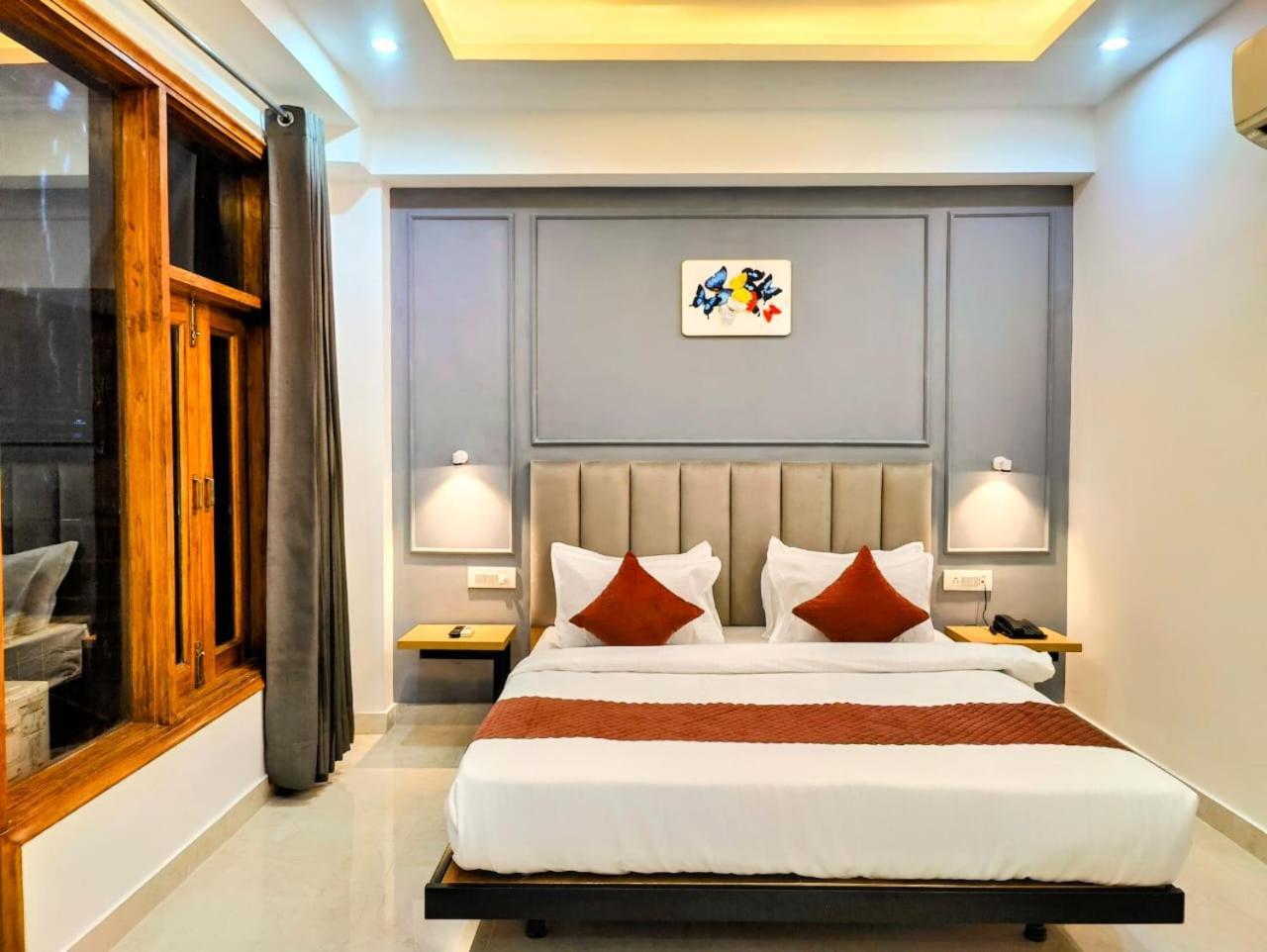 Mavens White Artemis Hospital Road Sector 52 Gurgaon Hotel Ngoại thất bức ảnh