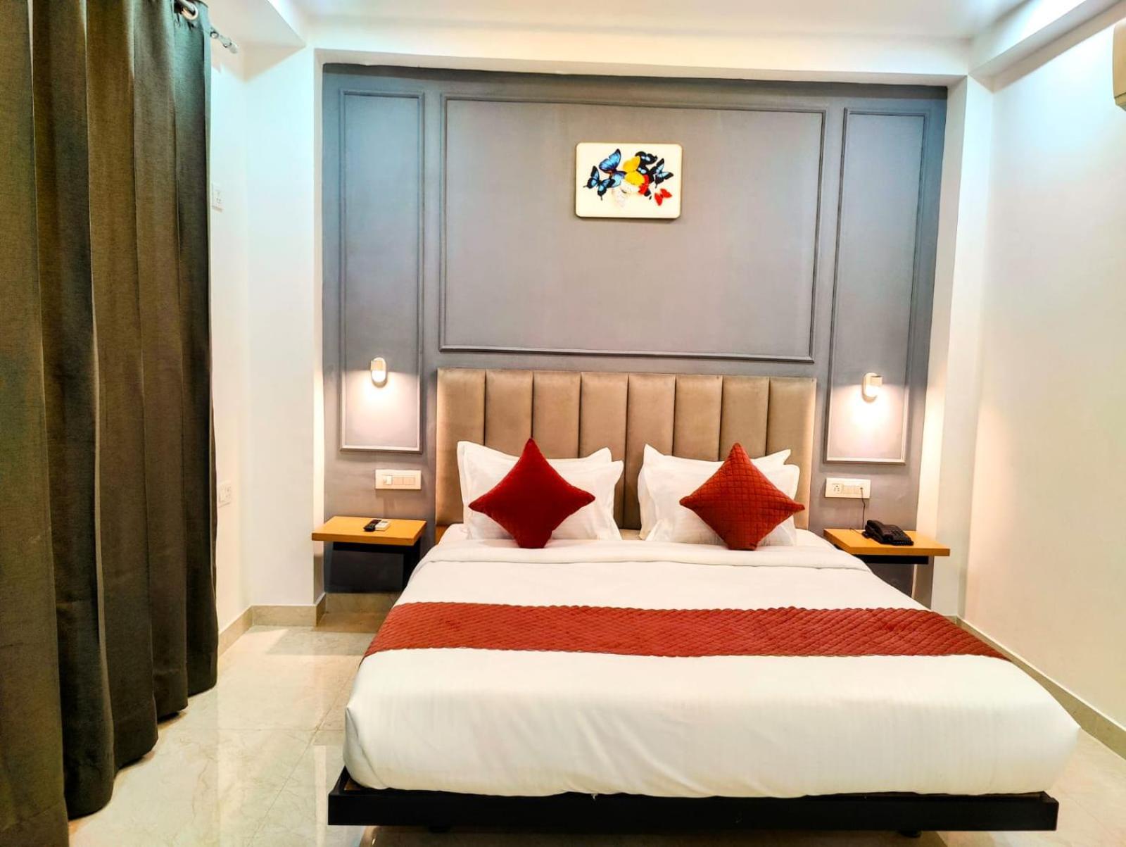 Mavens White Artemis Hospital Road Sector 52 Gurgaon Hotel Ngoại thất bức ảnh